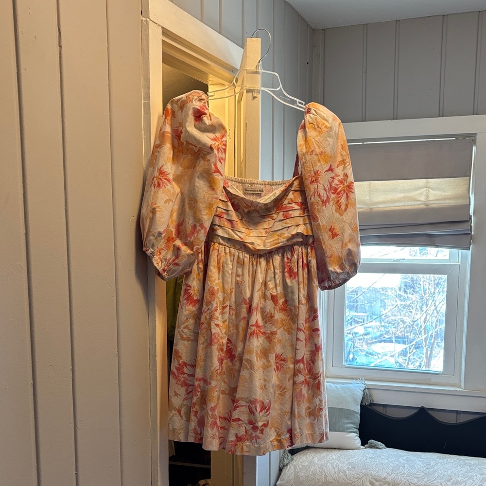 Abercrombie & Fitch Floral Puff Sleeve Dress
